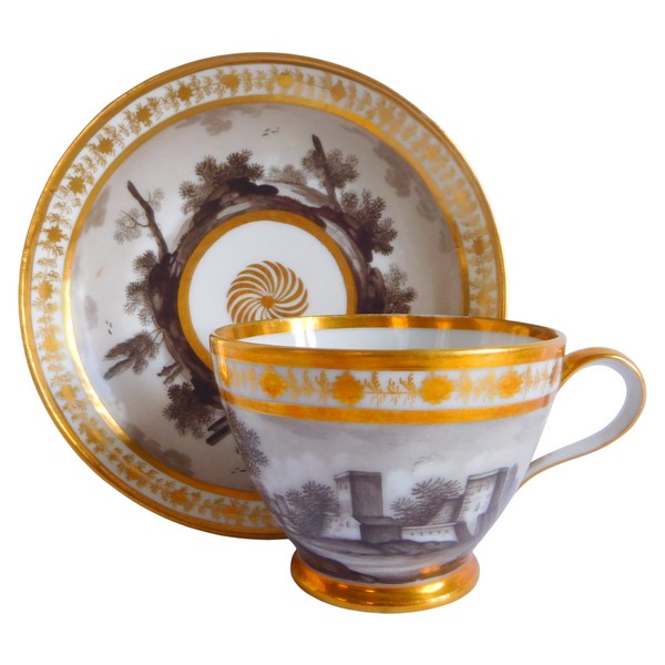Tasse à café en porcelaine de Locré grisaille et or, époque Directoire - fin XVIIIe siècle