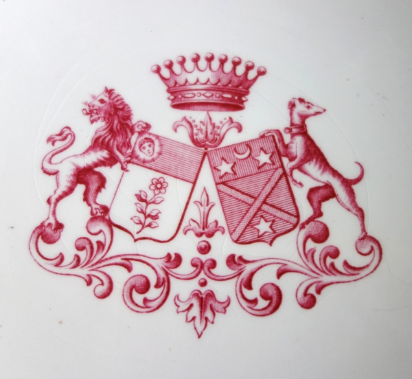 Luneville - Louis XV style earthenware serving dish - coat of arms and crown of count