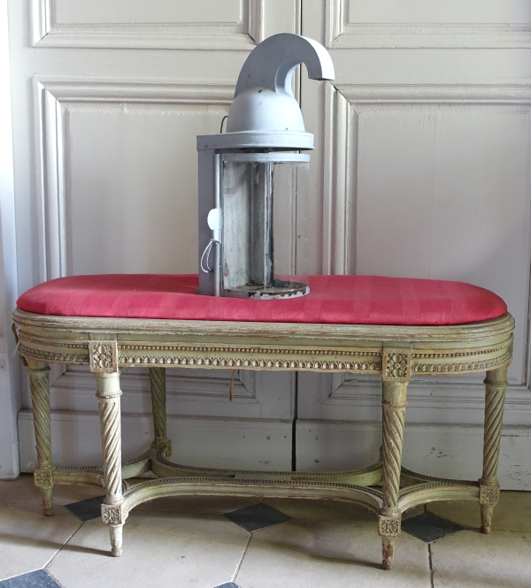 Antique-style helmet-shaped lantern for exterior or interior use, early 19th century