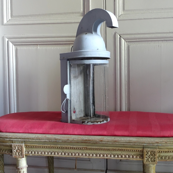 Antique-style helmet-shaped lantern for exterior or interior use, early 19th century