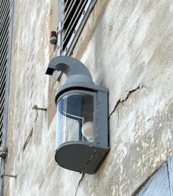 Antique-style helmet-shaped lantern for exterior or interior use, early 19th century