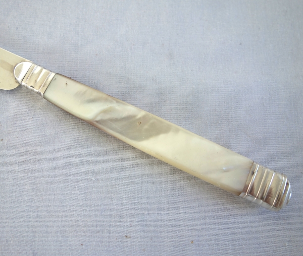 Set of 12 Empire fruits knives, sterling silver blades, mother of pearl handles