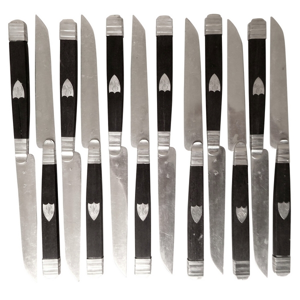 Ensemble de 12 couteaux à fruits en ébène et argent massif, poinçon Vieillard