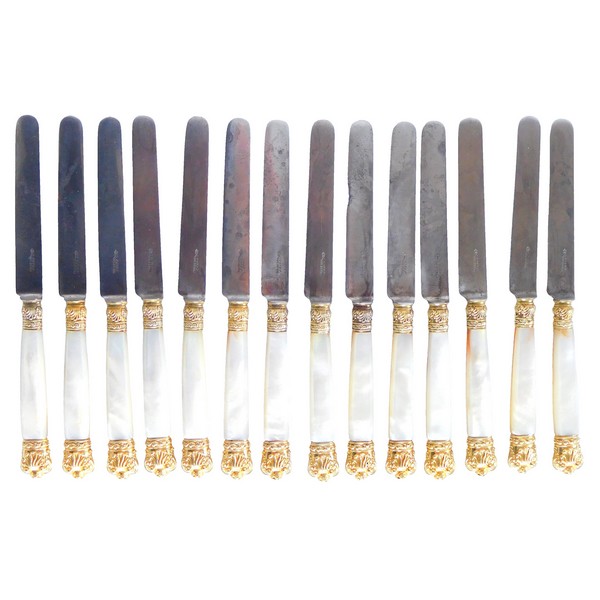 14 couteaux d'époque Charles X par Gavet coutelier du Roi, nacre et vermeil, XIXe siècle
