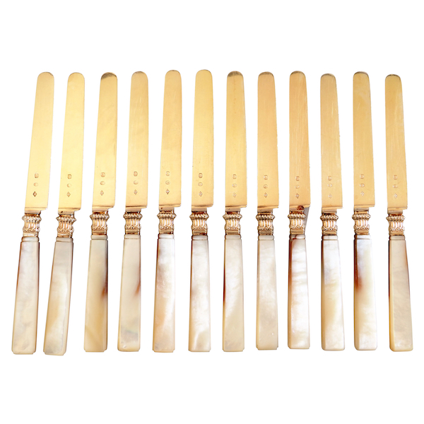 12 vermeil fruit knives, mother of pearl handles, early 19th century