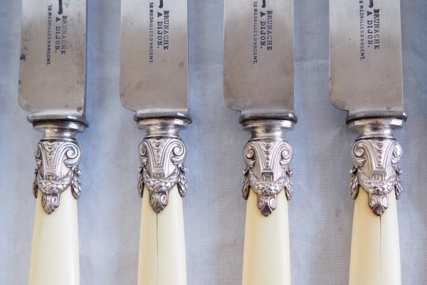 Ménagère de 24 couteaux de style Louis XVI en ivoire et argent massif
