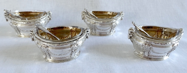 4 salières en argent massif vermeil, style Louis XVI, têtes de béliers par Puiforcat - poinçon Minerve
