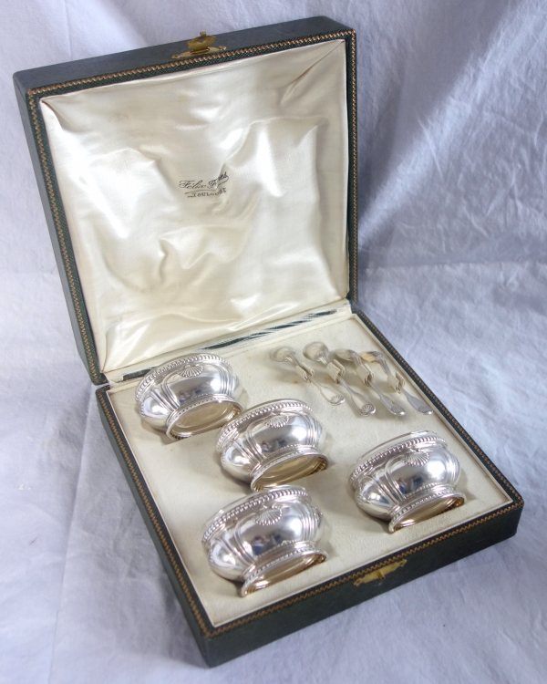 Puiforcat : suite de 4 salières en argent massif de style Régence - Louis XVI coquilles et perles