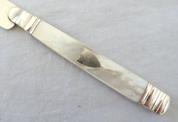 6 Empire fruit knives, mother of pearl handle, sterling silver blade