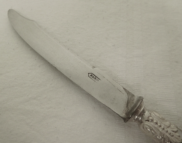 Ménagère de 12 + 12 couteaux de style Louis XVI en nacre, viroles en argent massif, époque Napoléon III