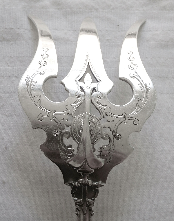 Sterling silver fish serving set, Gothic style, Fer de Lance pattern, silversmith Puiforcat