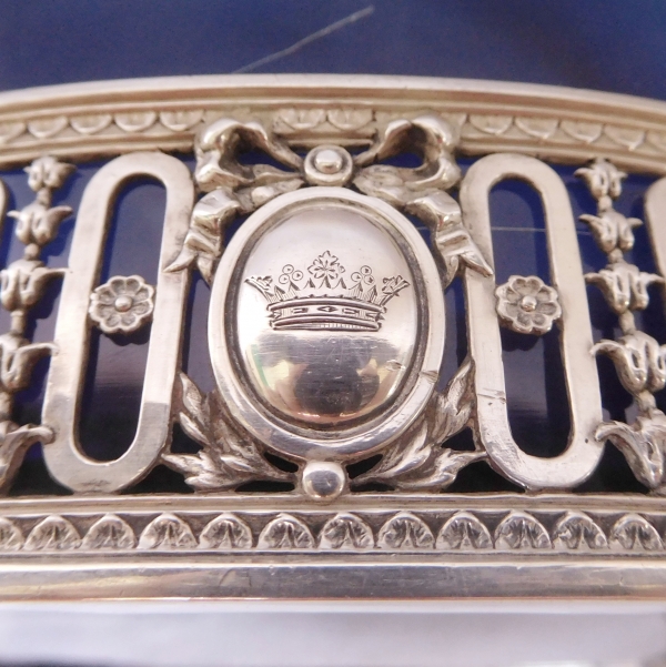 Boin Taburet : sterling silver and crystal planter, crown of Marquis