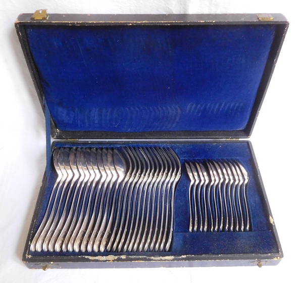 Leon Lapar : Antique French sterling silver flatware, 36 pieces