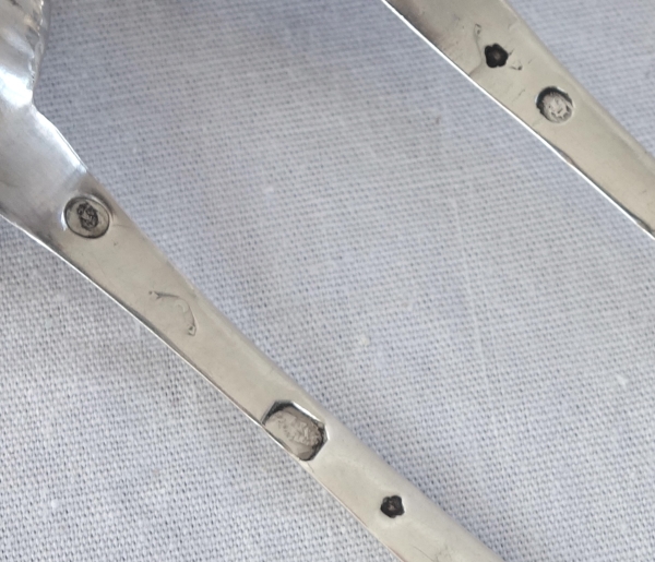 Paire de cuillères en argent massif pour moutardiers, époque début XIXe siècle
