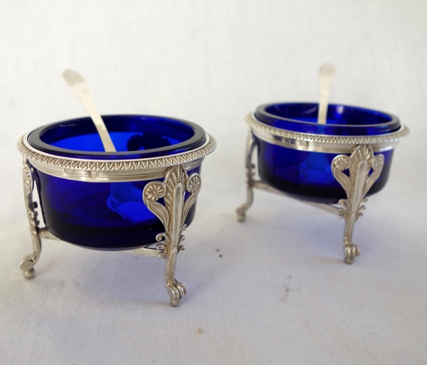 Pair of sterling silver salt cellars and their cobalt blue crystal glass - early 19th century