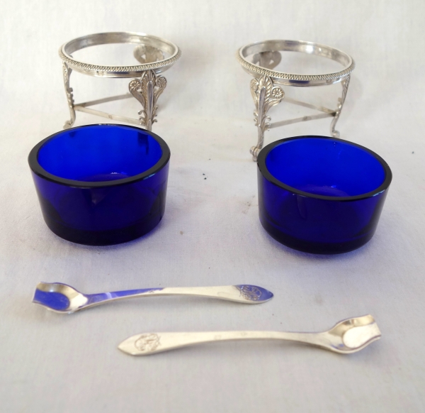 Pair of sterling silver salt cellars and their cobalt blue crystal glass - early 19th century