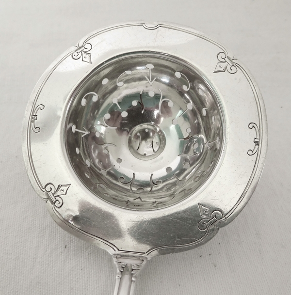 Sterling silver tea strainer, Gothic style, Fer de Lance pattern, silversmith Puiforcat
