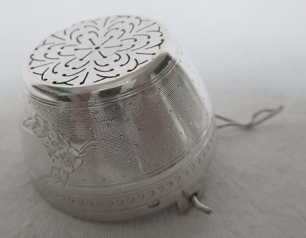 Sterling silver tea strainer, late 19th century
