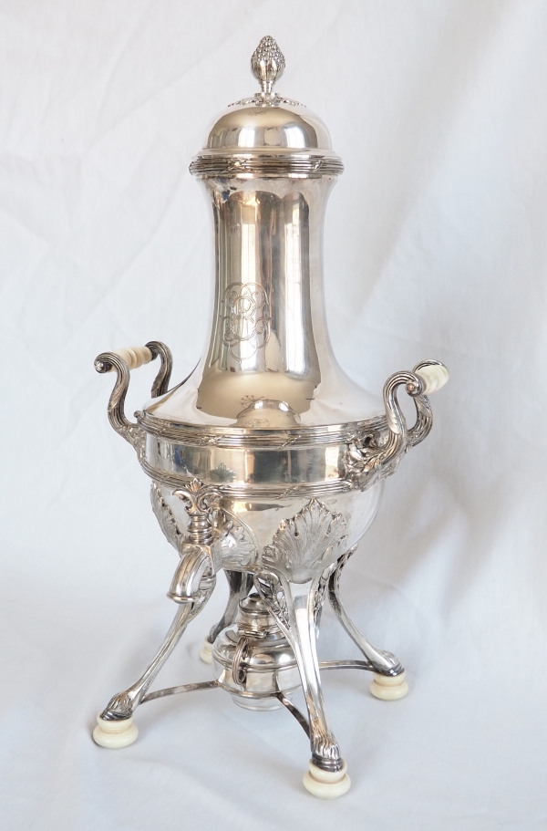 Puiforcat : samovar / fontaine à thé de style Louis XVI en métal argenté