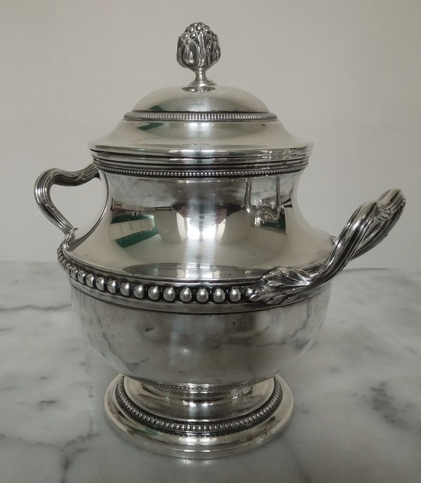 Service à thé de style Louis XVI en argent massif par Puiforcat, poinçon Minerve
