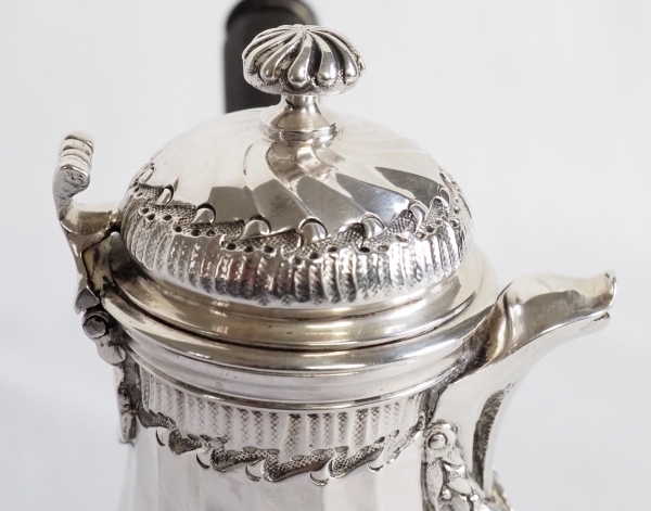 Verseuse à prise latérale / cafetière égoïste de style Louis XV en argent massif - poinçon Minerve