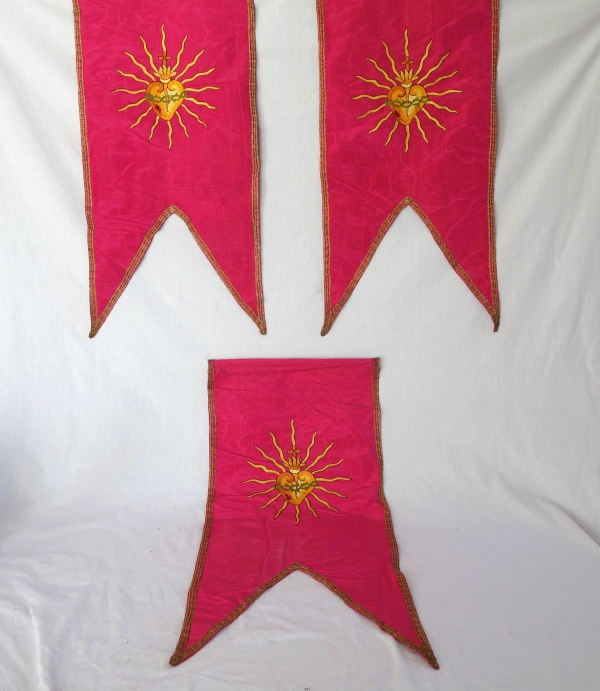 Set of 3 pink silk banners, the Sacred Heart embroidered