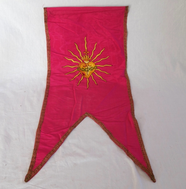 Set of 3 pink silk banners, the Sacred Heart embroidered
