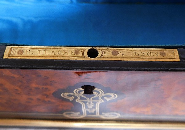 Boîte à bijoux / gants en marqueterie d'époque Napoléon III