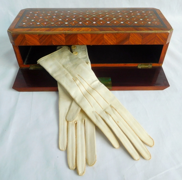 19th century rosewood, amaranth and mother of pearl marquetry gloves box, Napoleon III period