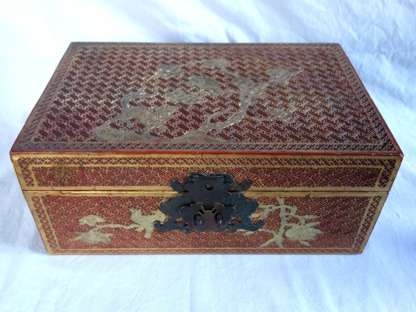 Boîte coffret en laque sculptée, Chine, époque Qing - fin XIXe / début XXe siècle