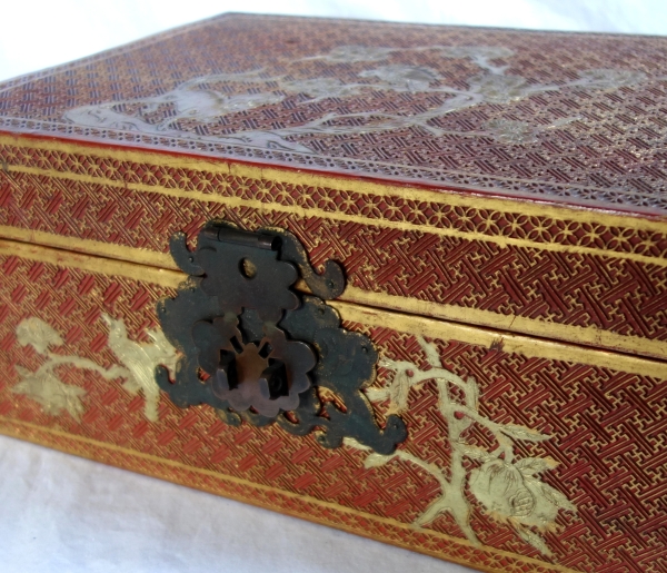 Boîte coffret en laque sculptée, Chine, époque Qing - fin XIXe / début XXe siècle