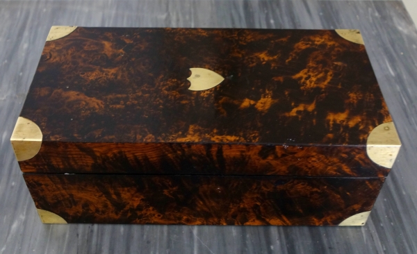 Boîte, coffret de marine d'époque Empire en placage de loupe et laiton