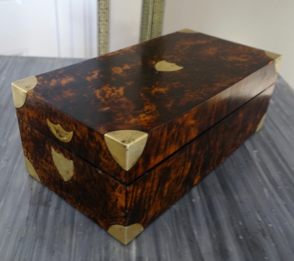 Boîte, coffret de marine d'époque Empire en placage de loupe et laiton