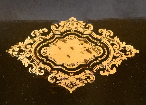 Tahan - supplier of the Emperor - marquetry jewelry box