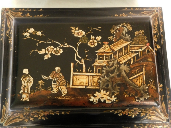 Boîte à perruque d'époque Louis XV en vernis Martin - décor aux Chinois