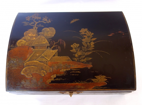 Boîte à perruque d'époque Louis XV en vernis Martin - décor laque du Japon