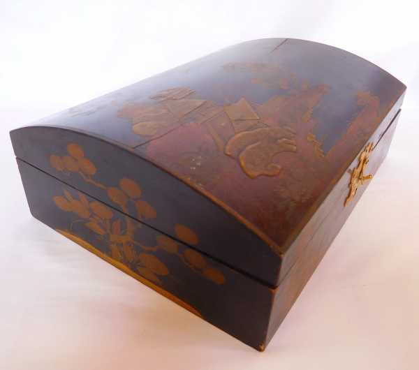 Boîte à perruque d'époque Louis XV en vernis Martin - décor laque du Japon