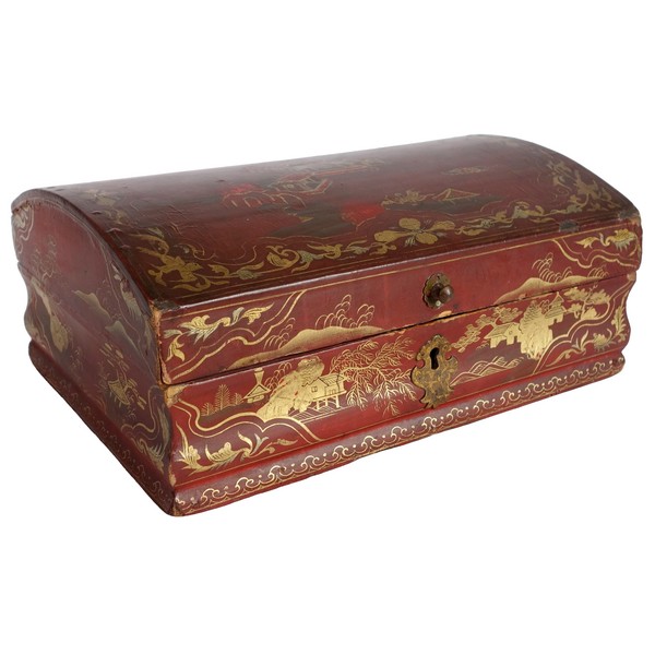 Boîte coffret à perruque en bois laqué rouge & or (vernis Martin) à décor de chinoiseries, époque Louis XV