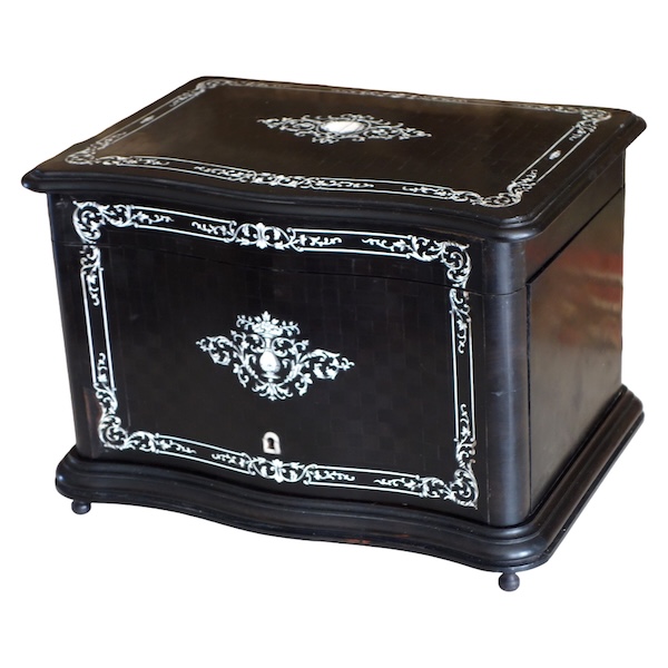 Ebony and ivory marquetry cigar box, Napoleon III period, attributed to Diehl