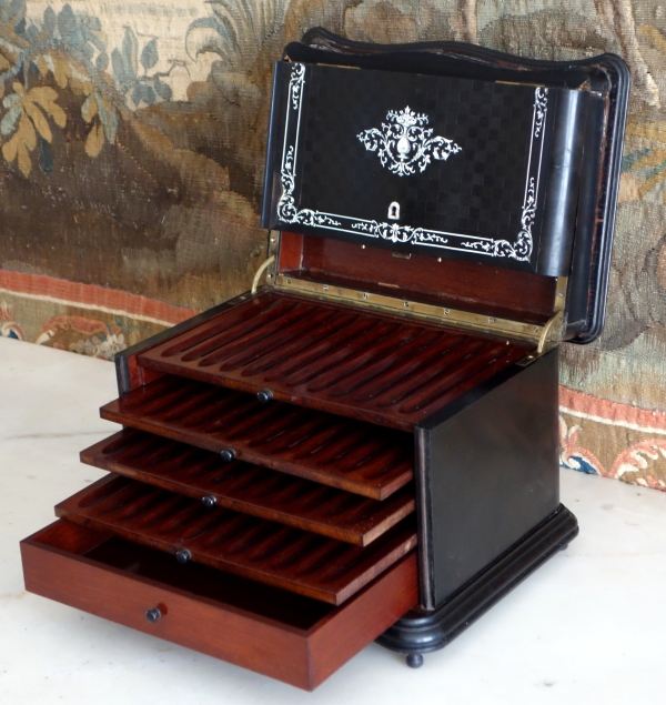 Ebony and ivory marquetry cigar box, Napoleon III period, attributed to Diehl