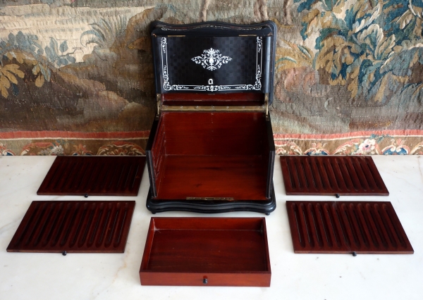 Ebony and ivory marquetry cigar box, Napoleon III period, attributed to Diehl