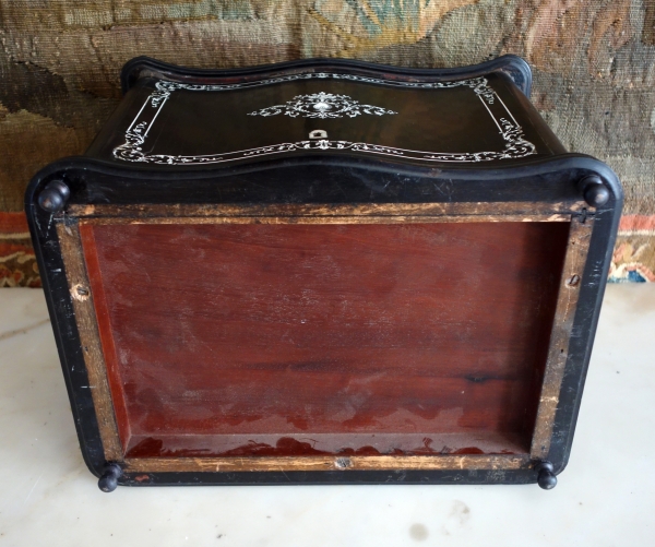 Ebony and ivory marquetry cigar box, Napoleon III period, attributed to Diehl