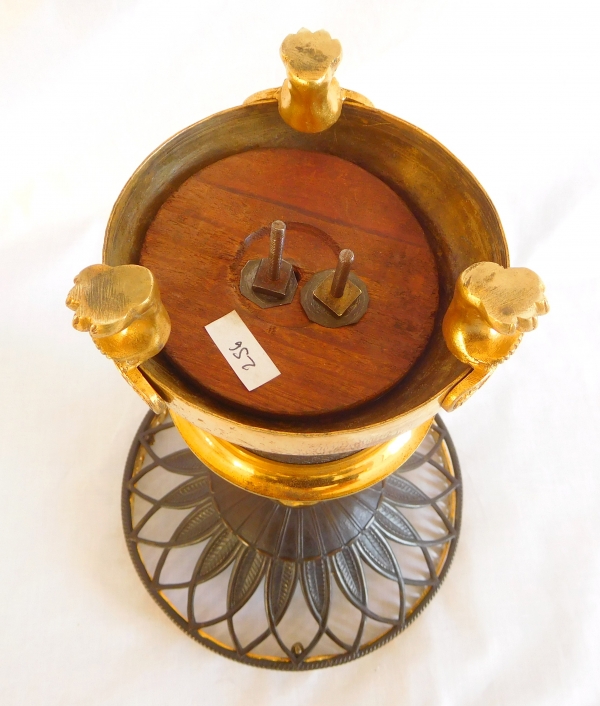 Surtout de table en bronze doré et patiné et cristal du Creusot - époque Restauration style Empire