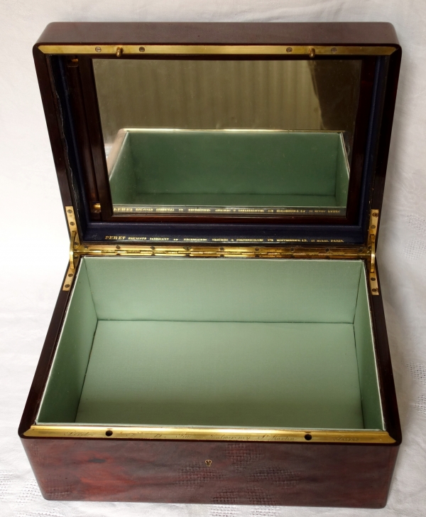Large amaranth jewelry box, crown of Count inlaid, 19th century - signed Peret