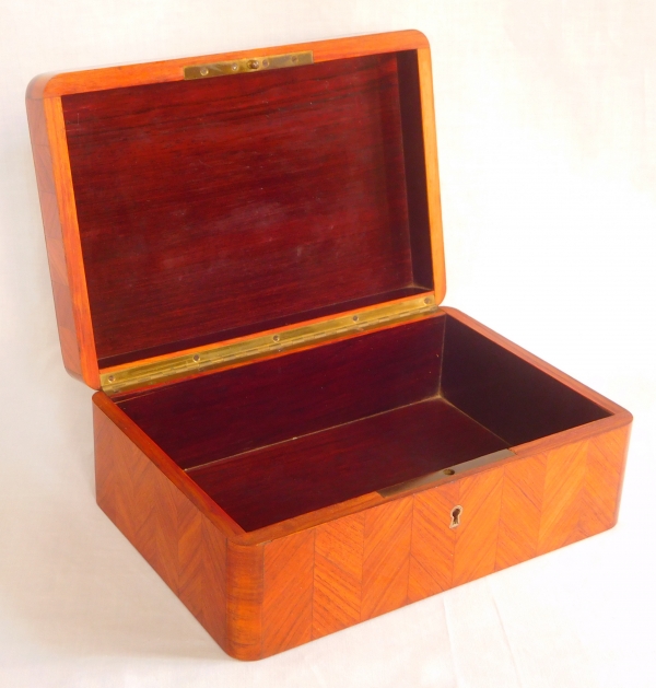 Coffret / boîte à bijoux en marqueterie de cubes, bois de rose et nacre, époque Napoléon III