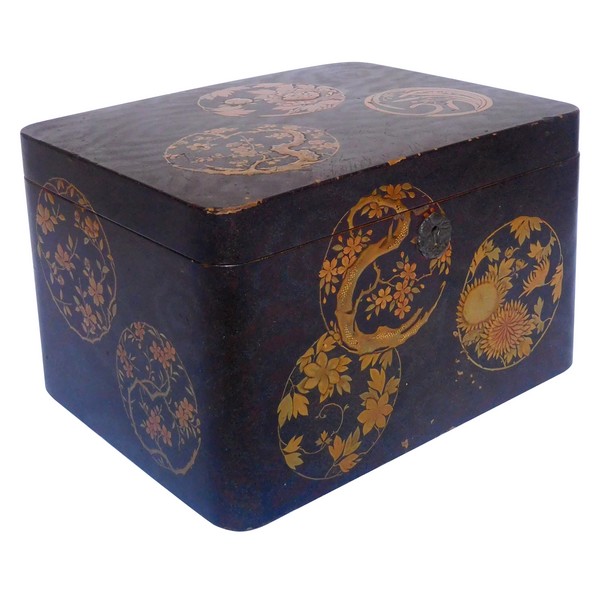 Coffret en laque du Japon, époque Meiji - XIXe siècle - décor doré et pailleté