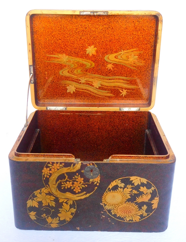 Coffret en laque du Japon, époque Meiji - XIXe siècle - décor doré et pailleté