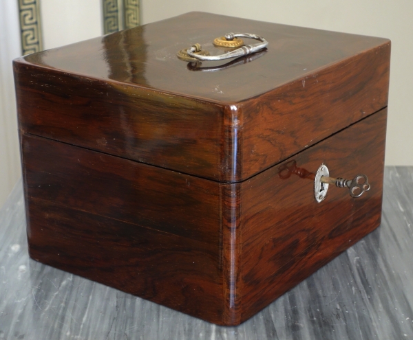 Louis XV violet wood marquetry box, Maltese Cross pattern - 18th century