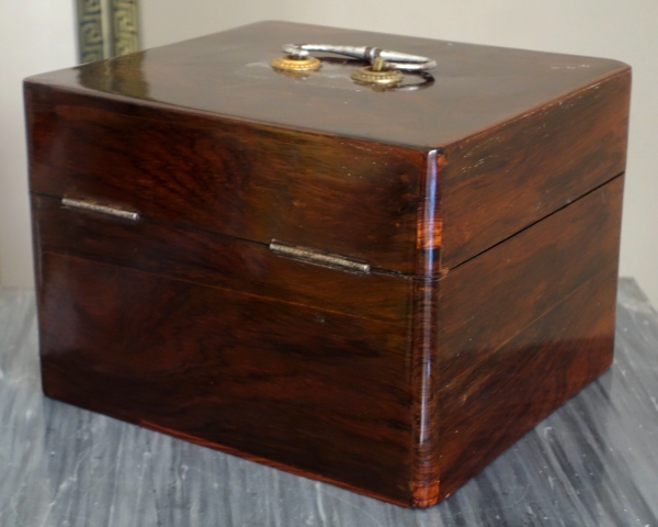 Louis XV violet wood marquetry box, Maltese Cross pattern - 18th century
