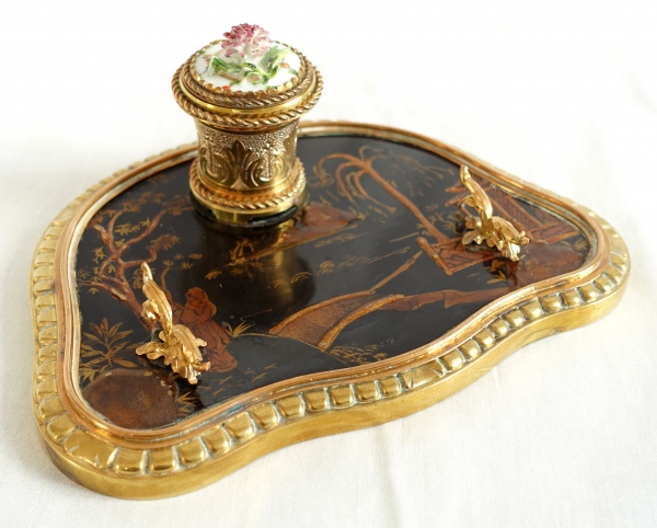Louis XV style lacquer, bronze and porcelain inkwell, 19th century